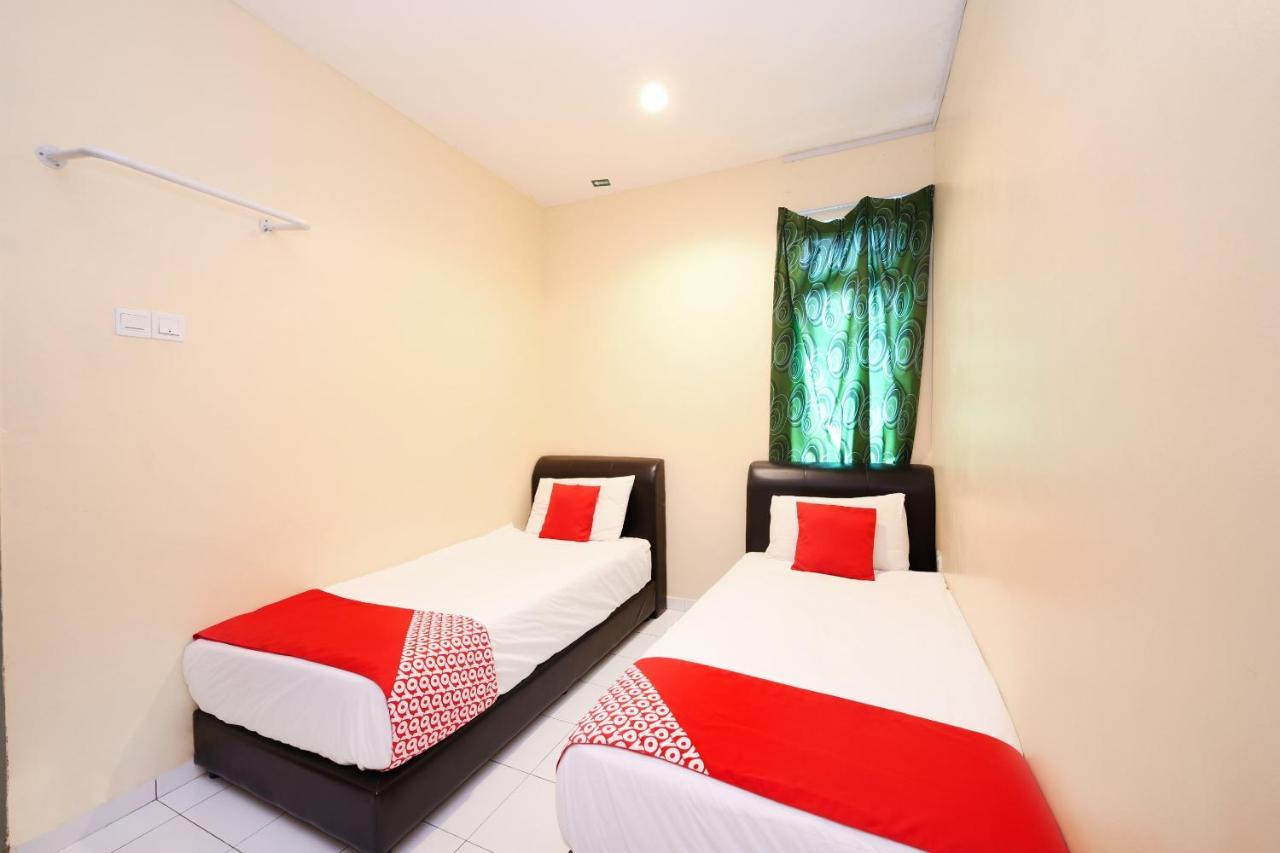 Capital O 774 Hotel Iskandar Seri Iskandar Ngoại thất bức ảnh